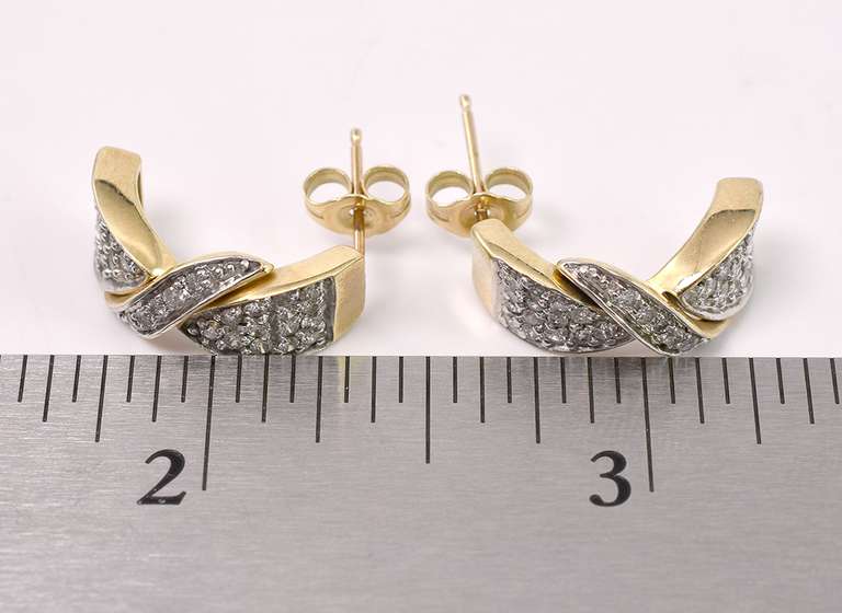 Stunning Diamond Earrings In Gold