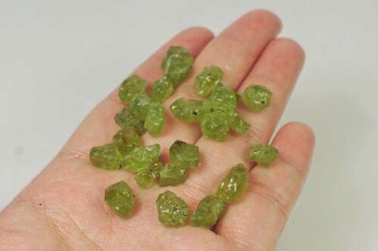 Large set! 78ct rough apple green Peridot