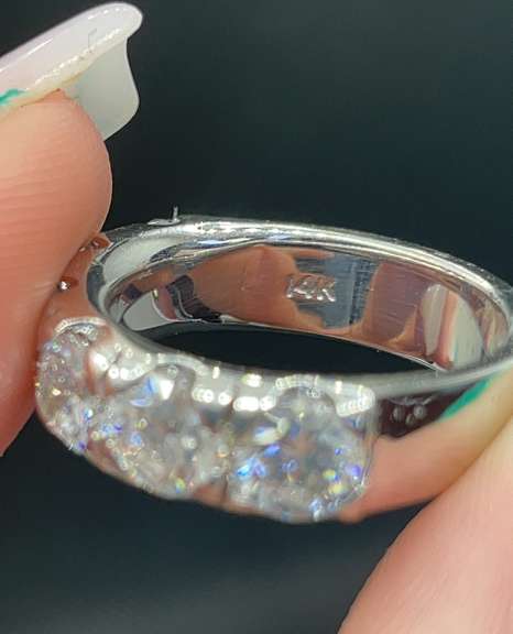 STUNNING 3.00 CARATS T.W. ROUND SIX STONE DIAMOND HALF-ETERNITY BAND IN 14K WHITE GOLD