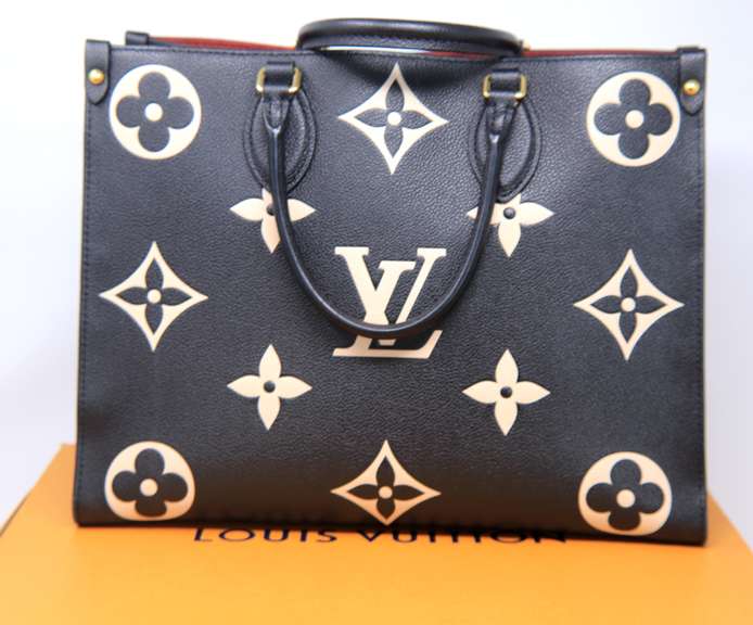 Preowned Louis Vuitton Empreinte Monogram Giant onthego Black Leather Tote Bag