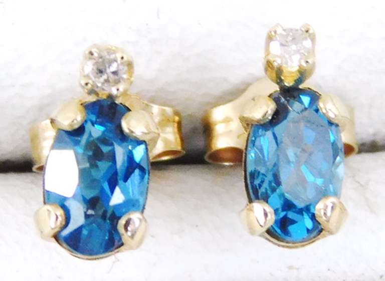 14K Blue Topaz & Diamonds Necklace & Earrings