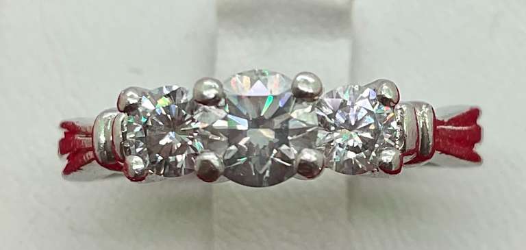 LADIES PLATINUM AND DIAMOND RING