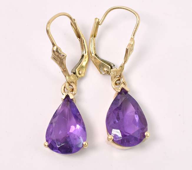 Cute Tear Drop Amethyst Earrings In Yellow Gold
