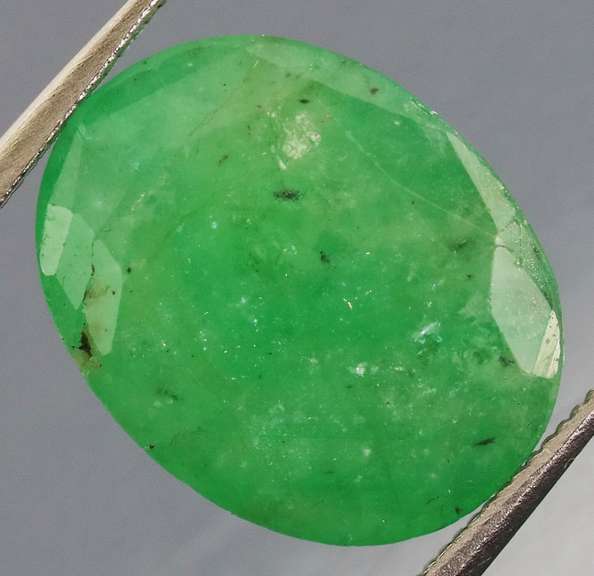 Gorgeous 5.81ct rich green Colombian Emerald