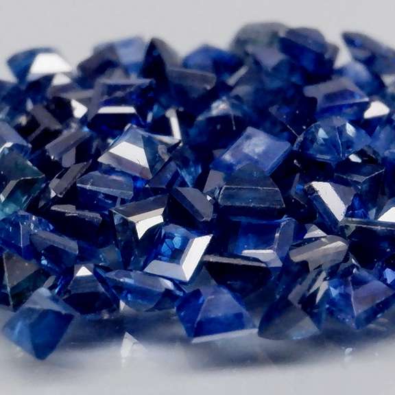 Natural 3.26ct royal blue Sapphire set