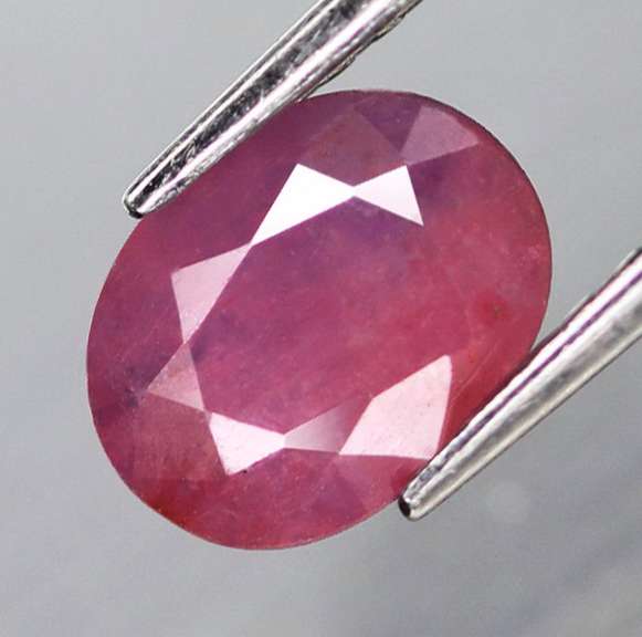 Heated only! 1.26ct violet red Winza Ruby