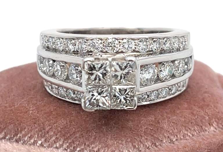GORGEOUS 14KT SOLID WHITE GOLD DIAMOND ENGAGEMENT RING- 2.55 CARATS!