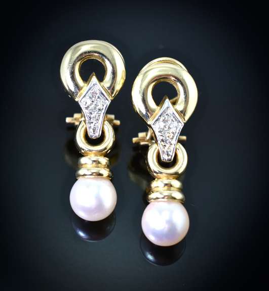 Elegant Pearl and Diamond 14K Earrings