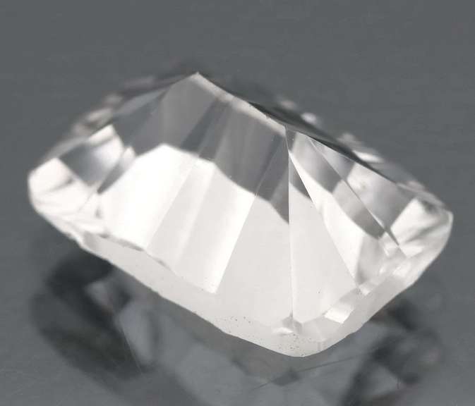 Superb 6.83ct concave cut diamond white Quartz