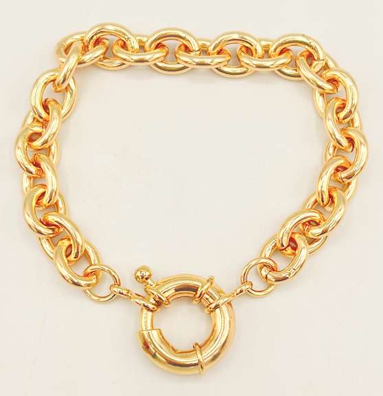 Beautiful 18kt Gold Plated Greek Key Design Bracelet