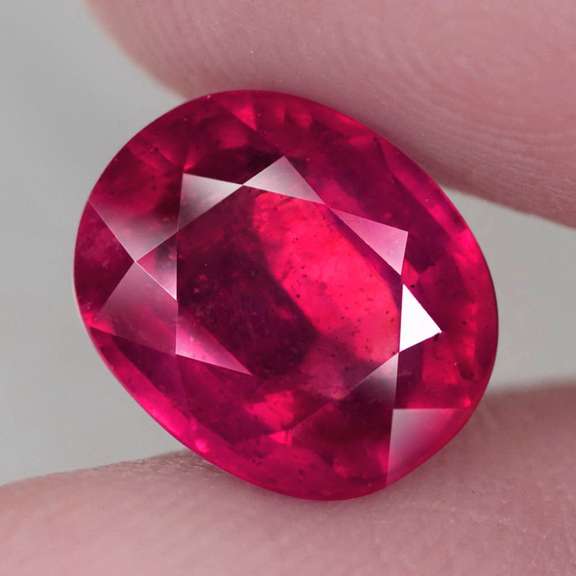 Stunning 6.69ct top imperial red Ruby center stone