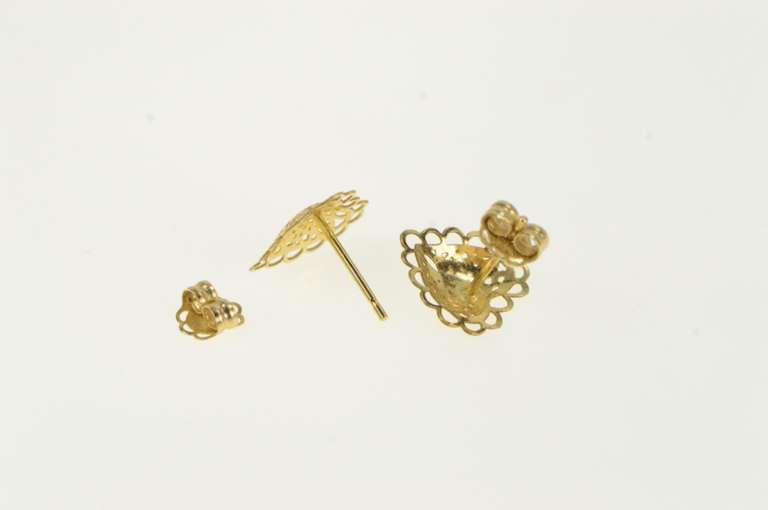 14K Yellow Gold Heart Scalloped Filigree Love Symbol Stud Earrings