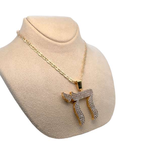 RELIGIOUS NECKLACE CRAFTED IN 14K YELLOW GOLD