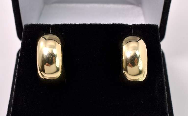 Divine J Hoop Earrings in Yellow Gold
