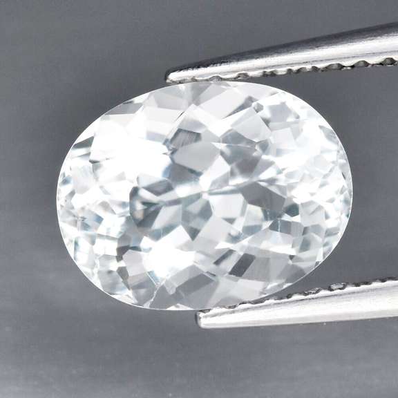 Exceptional 2.10ct collectors diamond white Goshenite