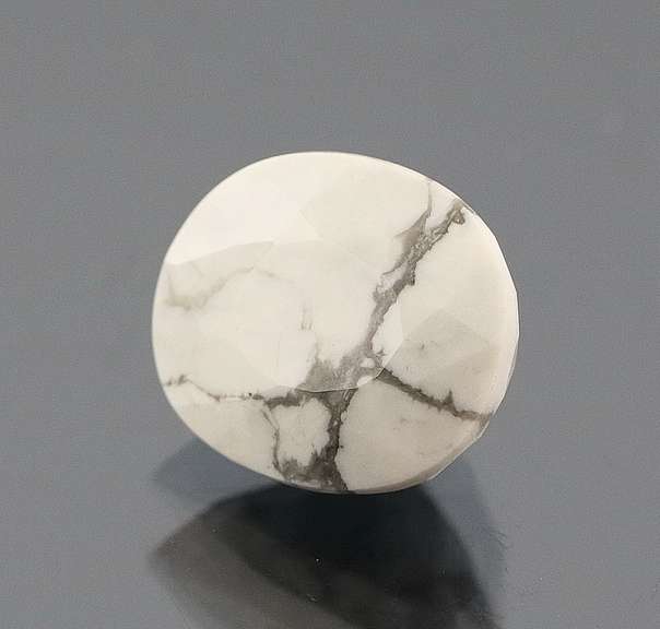 Marvelous 3.60ct faceted Howlite