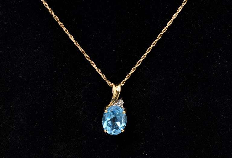 Impressive Blue Topaz Pendant Necklace Yellow Gold