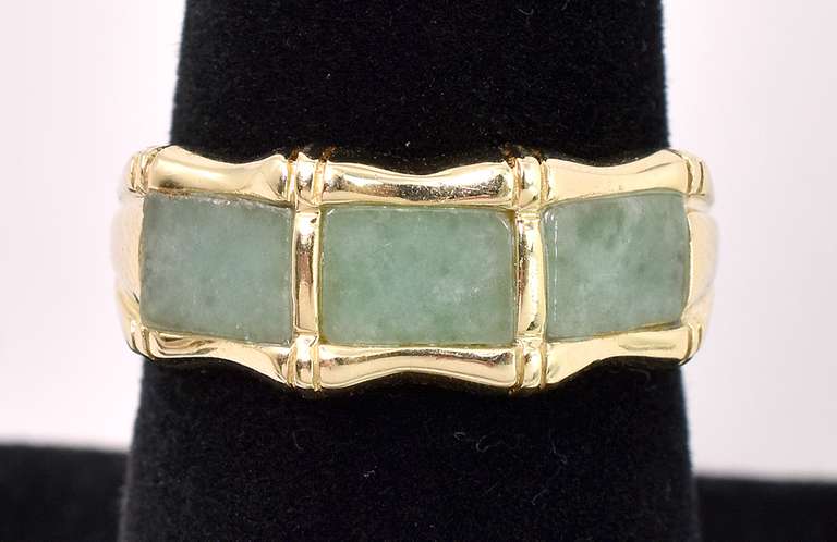 Elegant Green Beryl Emerald Ring In 14K Yellow Gold
