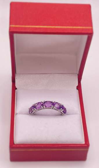 18KT SOLID WHITE GOLD & AMETHYST BAND RING