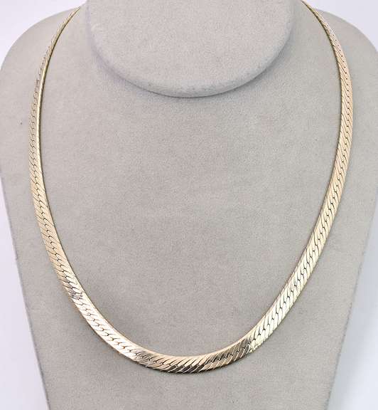 Sturdy Snake Link Chain Necklace In 14K Yellow Gold