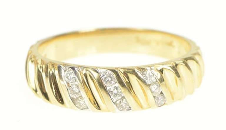 14K Yellow Gold 0.25 Ctw Diamond Grooved Wedding Band Ring