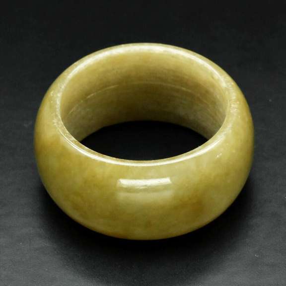 Very unique all natural 36.15ct Size 9 Jadite Jade ring