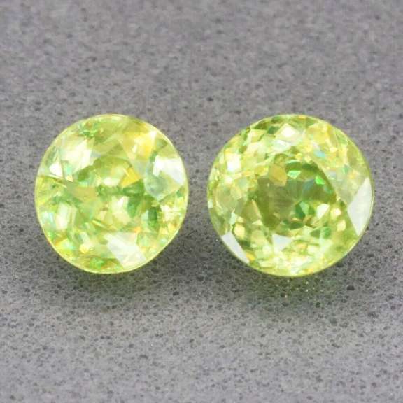 Outstanding 1.35ct glistening Sphene pair