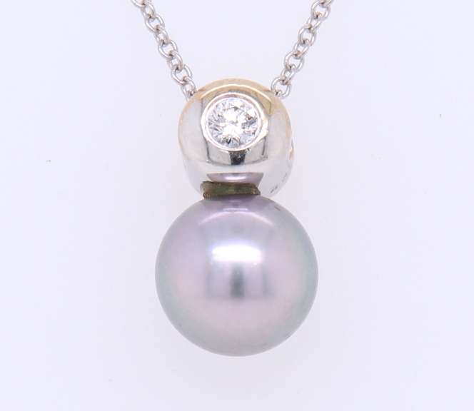 Charming 18kt WG Grey Pearl and Bezel Set Diamond Necklace