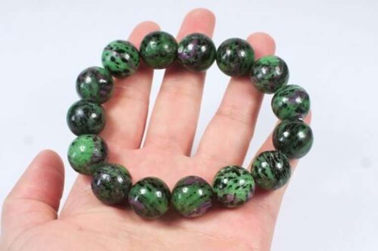 Stunning! 449ct natural Ruby in Zoisite beaded bracelet