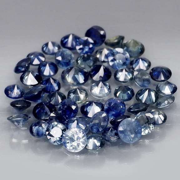 Multi-hue 3.81ct blue Sapphire set