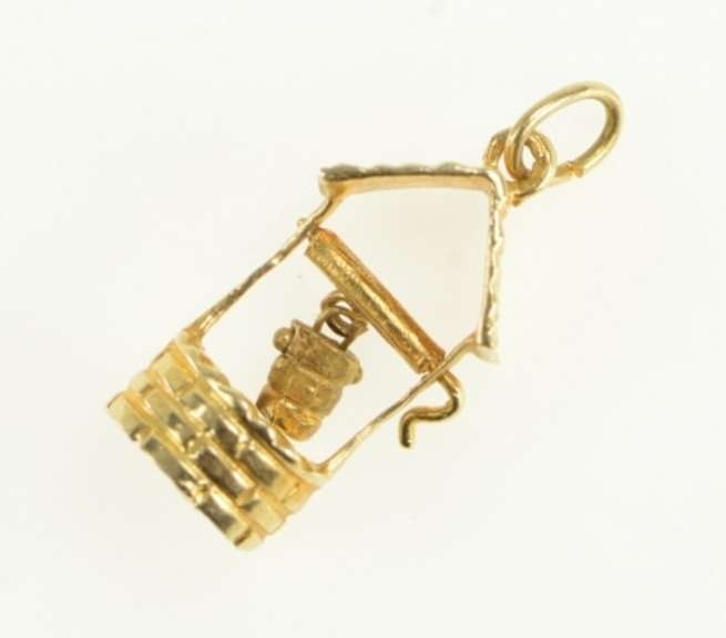 14K Yellow Gold 3D Articulated Wishing Well Bucket Lucky Charm/Pendant