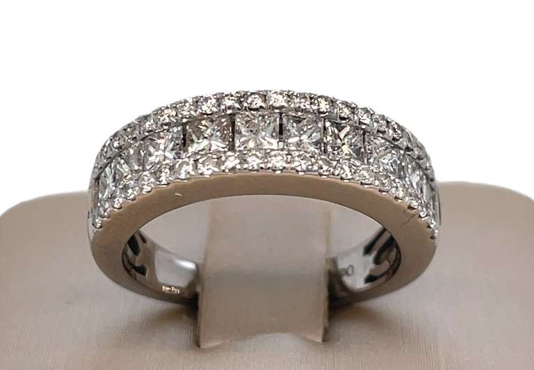 STUNNING 14KT SOLID WHITE GOLD & 1.50 CARAT DIAMOND ETERNITY BAND RING