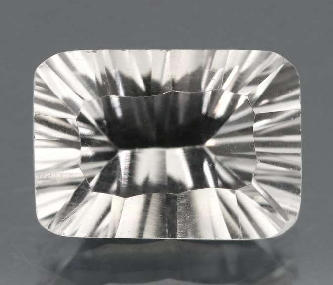 Flashy! 6.05ct diamond white Quartz