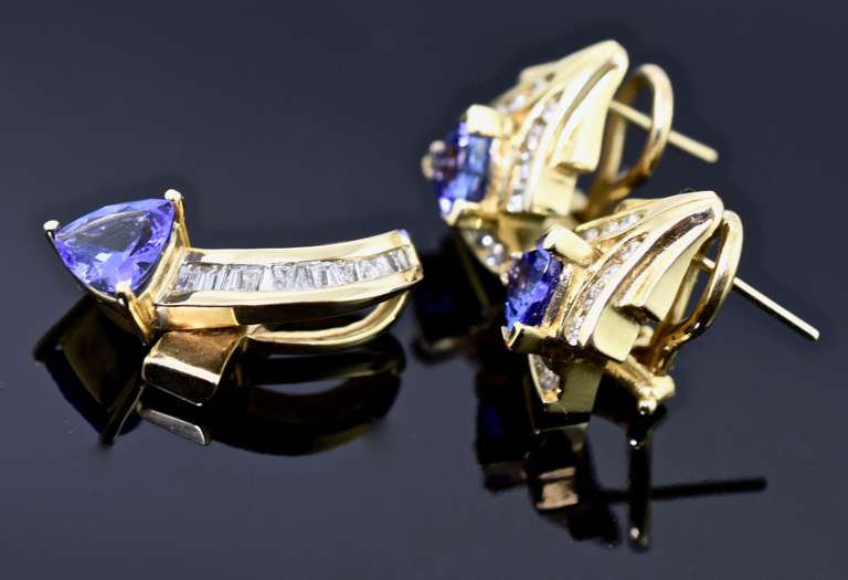 Exquisite Tanzanite and Diamond 14K Suite