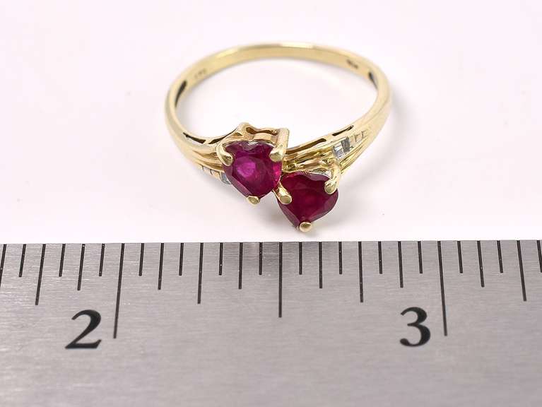 Wonderful Heart Ruby Gemstone Ring In Gold