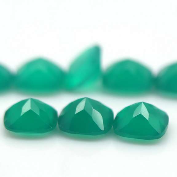 Breath taking 14.63ct mint green Botswana Agate set