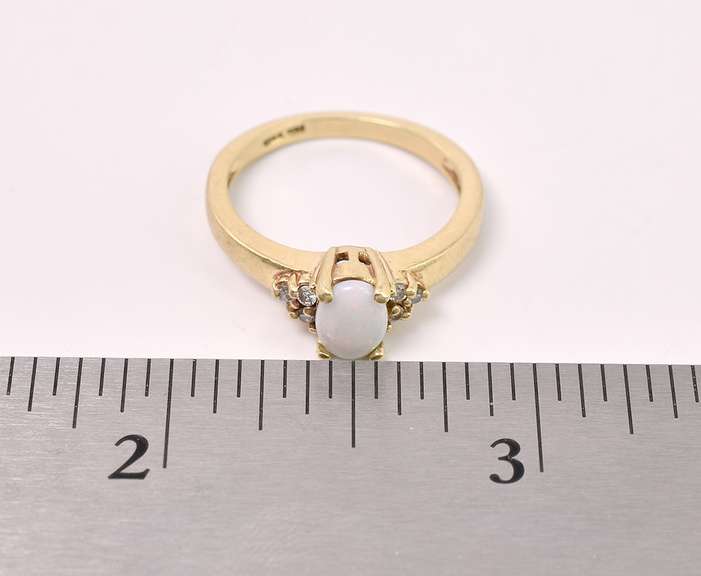 Cute Opal Ring In 14K Yellow Gold