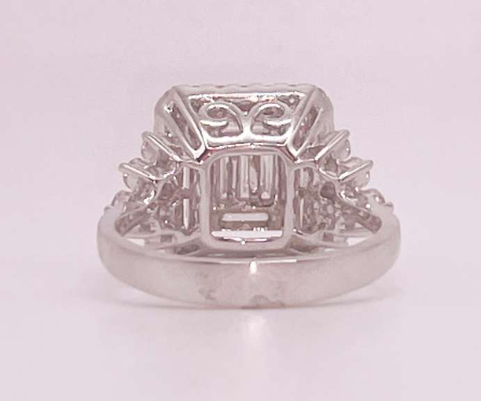 STUNNING 18KT SOLID WHITE GOLD & DIAMOND RING