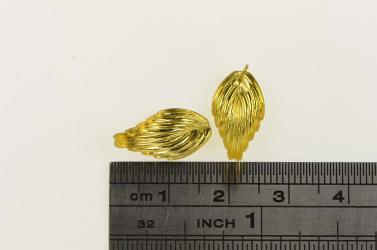 14K Yellow Gold Grooved Curved High Relief Statement Stud Earrings