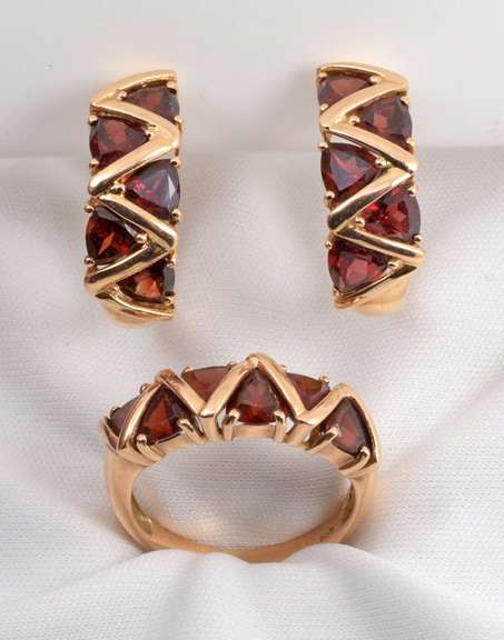 Stylish Triangular Garnet Ring and Earring Suite