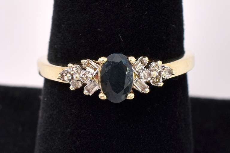 Exquisite Blue Sapphire And Diamond Ring In Yellow Gold