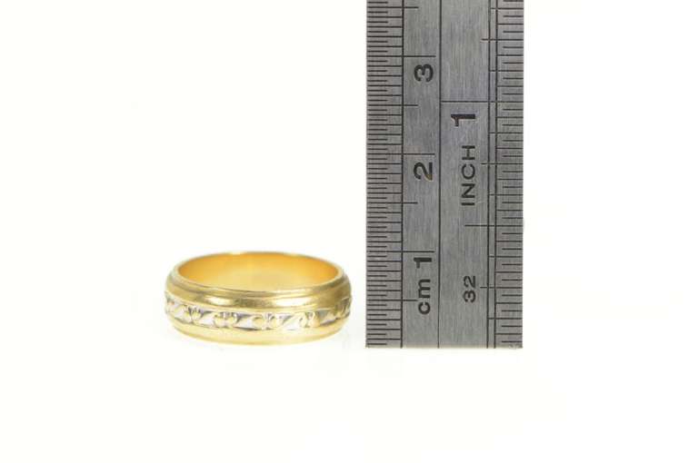 14K Yellow Gold 1950's 5.9mm Two Tone Pattern Wedding Band Ring
