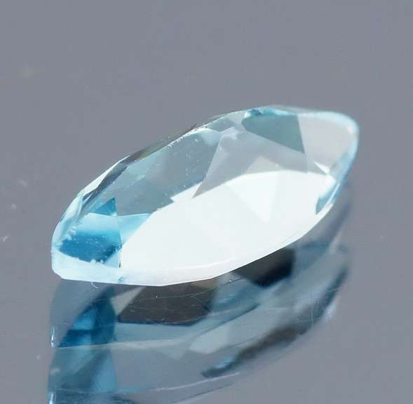 Gorgeous 2.15ct marquise cut sky blue Topaz