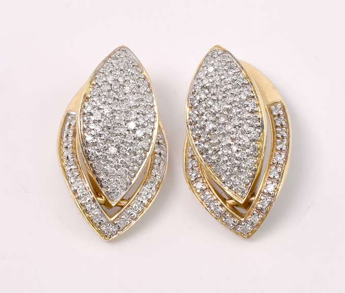 Shimmery Earrings In 14K Yellow Gold