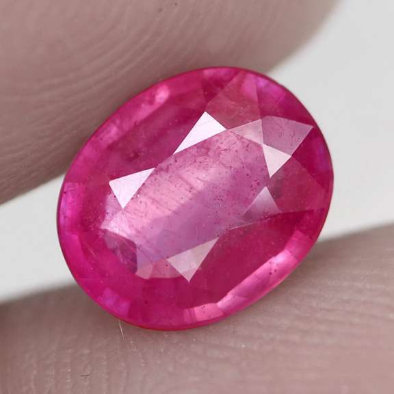 Bright red pink 2.62ct oval cut Ruby
