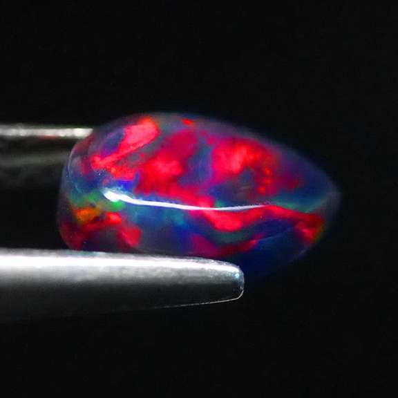 Glistening 1ct Welo Black Opal