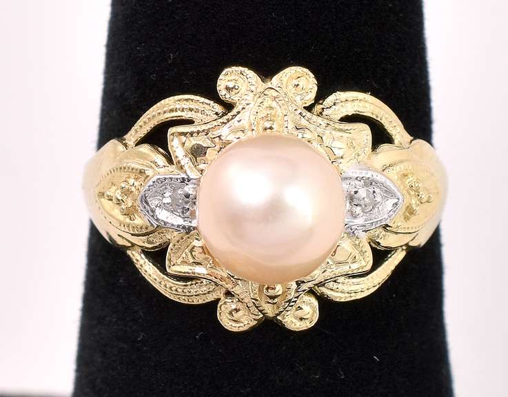 Simply Beautiful Pearl Ring In 14K Yellow Gold
