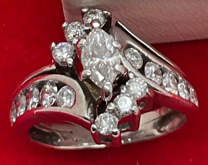 CERTIFIED 14K WHITE GOLD AND DIAMOND RING