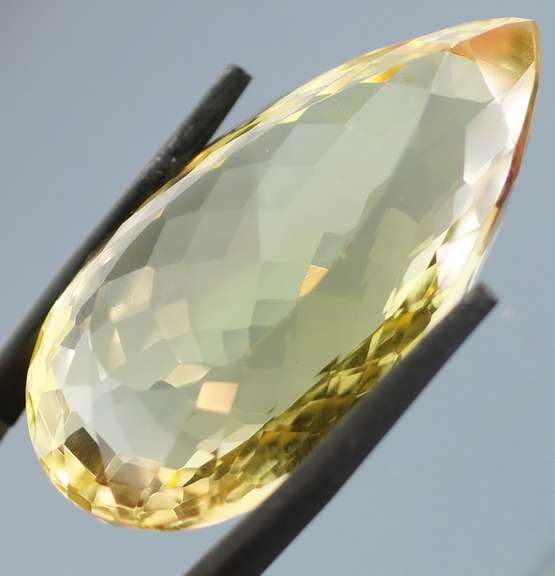 Amazing 105.64ct golden yellow unheated Citrine