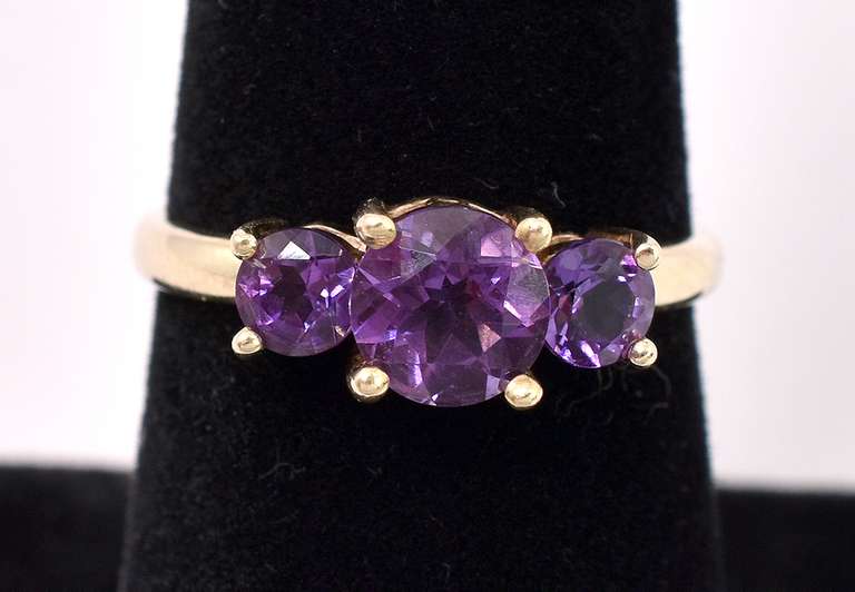 Lovely Purple Amethyst Ring In Gold